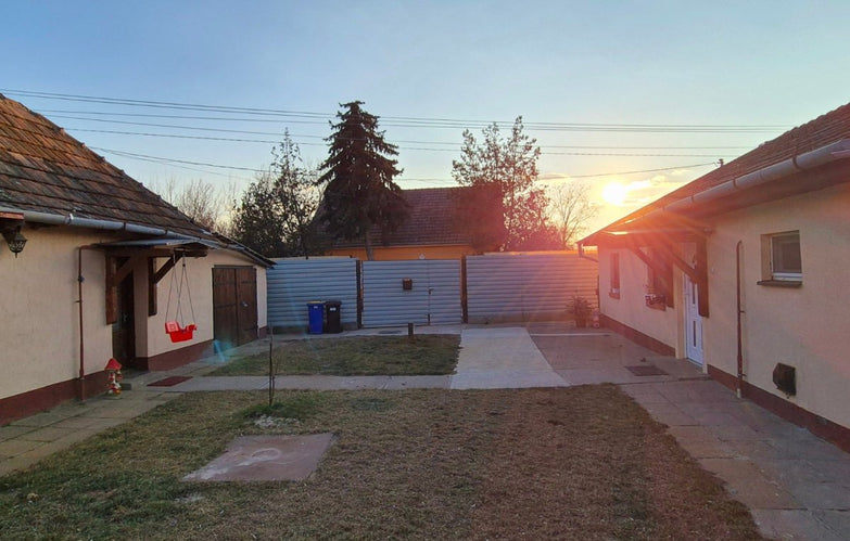 Eladó Részben Felújított Ház Kecskemét Felsőszéktó Területén!