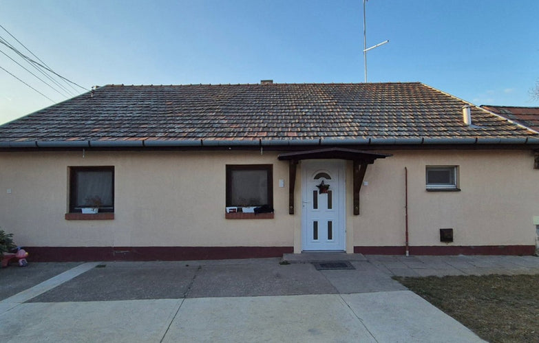 Eladó Részben Felújított Ház Kecskemét Felsőszéktó Területén!