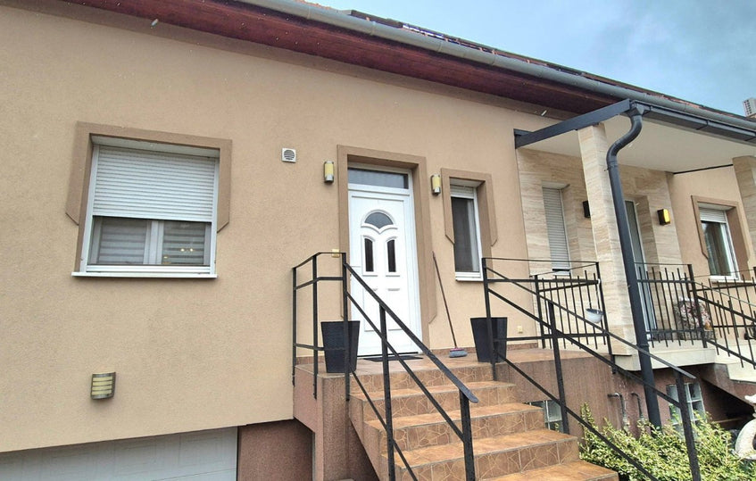 Nyugalom, tér, minőség – Kadafalván sorházi otthon eladó, amit érdemes megnézni