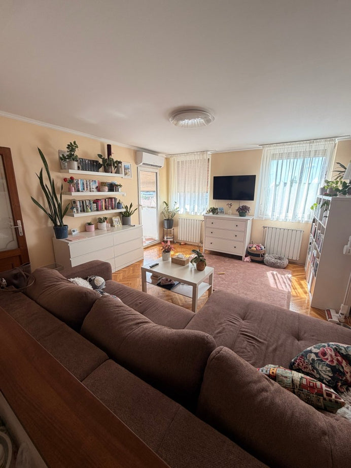 Eladó egy 48 m²-es, világos, szerethető lakás Szegeden a Kossuth Lajos Sugárúton ☀️