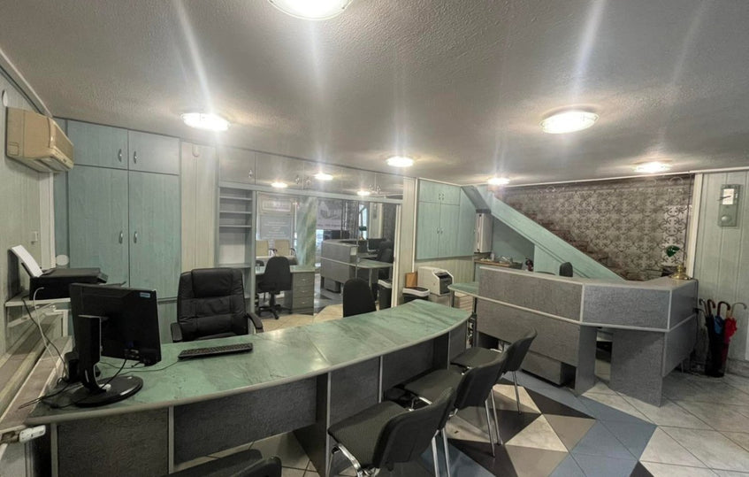 ELADÓ BELVÁROSI KÉTSZINTES, LÉGKONDICIONÁLT IRODA KECSKEMÉTEN!