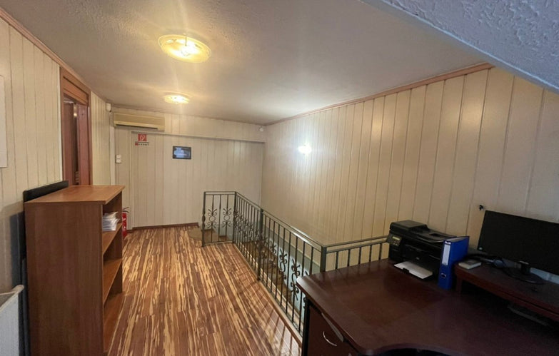 ELADÓ BELVÁROSI KÉTSZINTES, LÉGKONDICIONÁLT IRODA KECSKEMÉTEN!