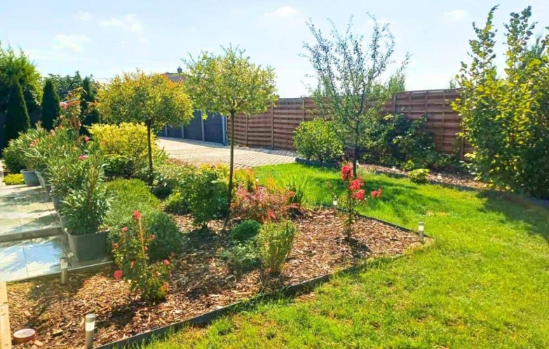 Modern 3 szobás családi ház – 93 m², terasszal és rendezett kerttel Katonatelepen