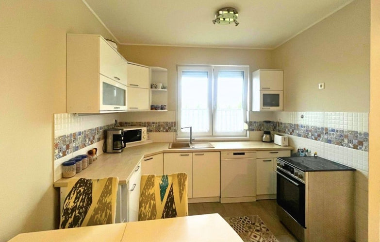 Modern 3 szobás családi ház – 93 m², terasszal és rendezett kerttel Katonatelepen