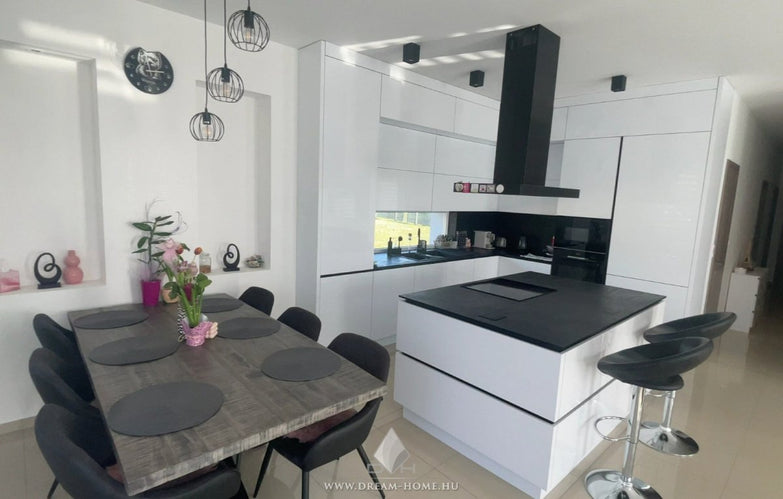 MODERN STÍLUSOS ÁLOMOTTHON!