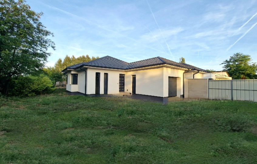 Kecskemét- Kadafalva eladó Luxus Családi Ház!