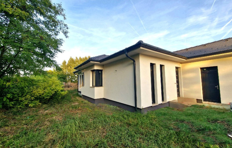 Kecskemét- Kadafalva eladó Luxus Családi Ház!