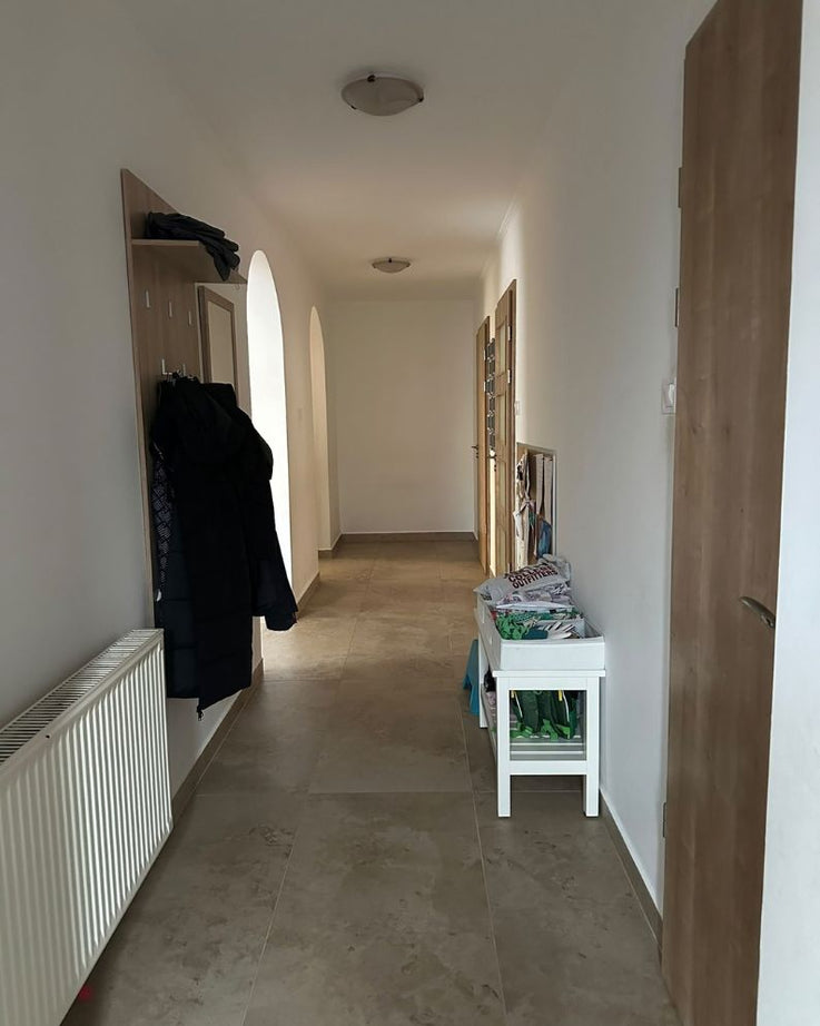 DUNAHARASZTI HATÁR ÚT – TELJESEN FELÚJÍTOTT, 159 M²-ES CSALÁDI HÁZ MEDENCÉVEL, SAJÁT SZAUNÁVAL, DUPLA GARÁZZSAL ÉS NAPELEMMEL