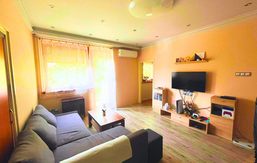 Első emeleti 49 m²-es, GONDOSAN FELÚJÍTOTT lakás Kecskeméten!