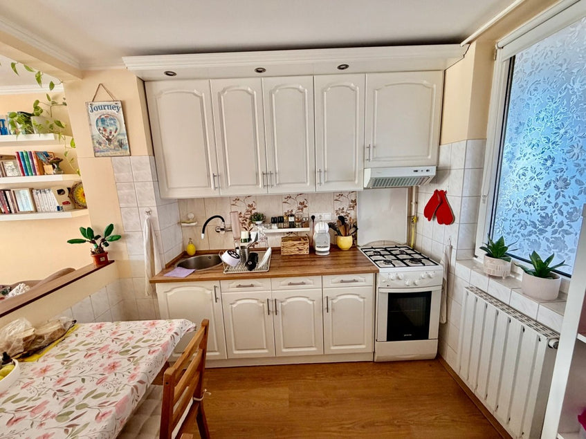 Eladó egy 48 m²-es, világos, szerethető lakás Szegeden a Kossuth Lajos Sugárúton ☀️