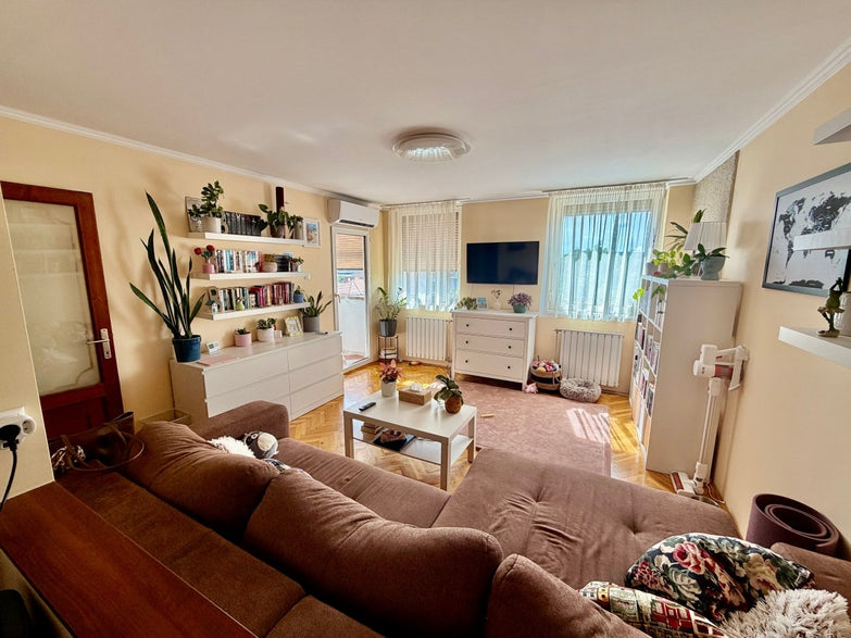 Eladó egy 48 m²-es, világos, szerethető lakás Szegeden a Kossuth Lajos Sugárúton ☀️