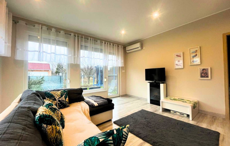 Modern 3 szobás családi ház – 93 m², terasszal és rendezett kerttel Katonatelepen